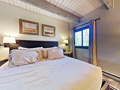 Timberline Condominiums 1 Bedroom Unit D2b