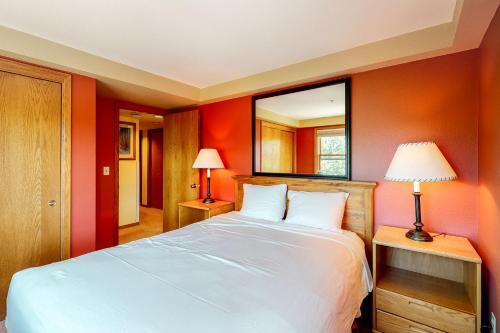 Torian Plum Plaza 401