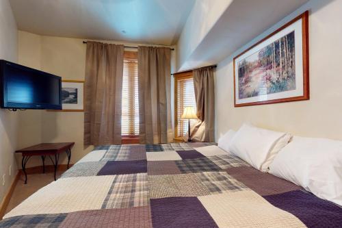 Eagle Ridge Lodge II