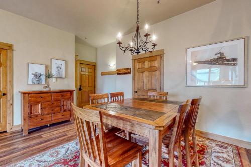 Eagle Ridge Lodge II