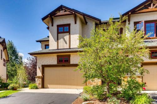 Eagle Ridge Lodge III