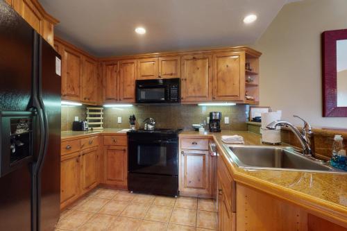 Eagle Ridge Lodge III