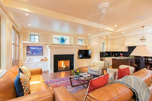 205 S Oak By Exceptional Stays