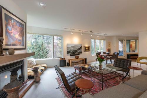 River's Edge Retreat By Exceptional Stays