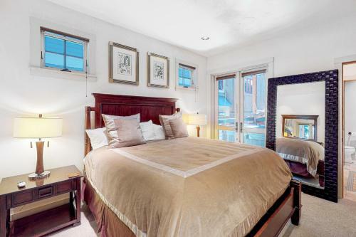 Pacific Ave West 412 - Alpine Dream