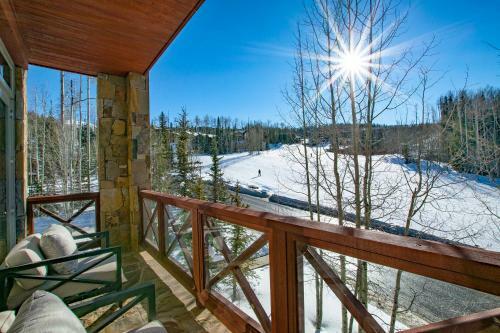 Lorian 4 - Luxurious Ski-in Ski-out Forest Condo