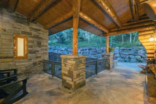 Vischer Drive 131 - Slopeside