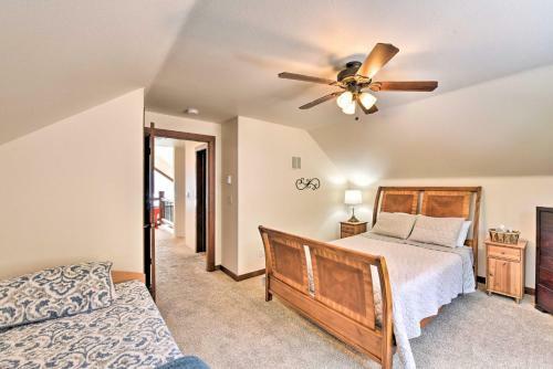 Gorgeous Twin Lakes Home With Deck Overlooking Mtns!