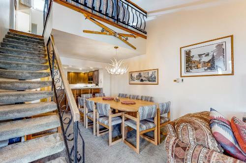 Lionshead Luxury