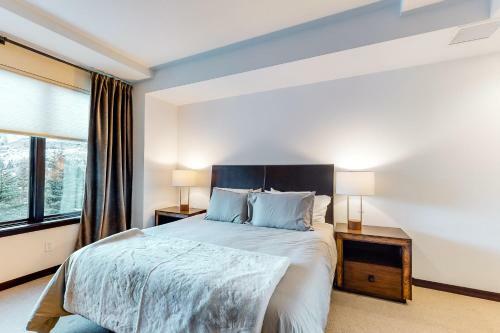 Luxury At The Lion #w404