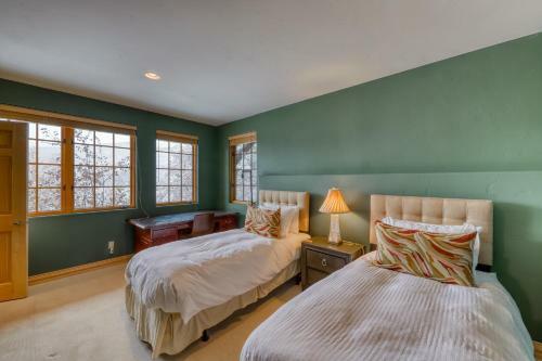 4 Bed 5 Bath Vacation Home In Vail