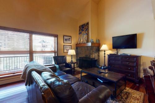 Lion Square Lodge South 564