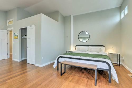 Apartamento Parkside Getaway With Fire Pit By Windsor Lake!