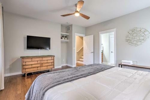 Apartamento Parkside Getaway With Fire Pit By Windsor Lake!