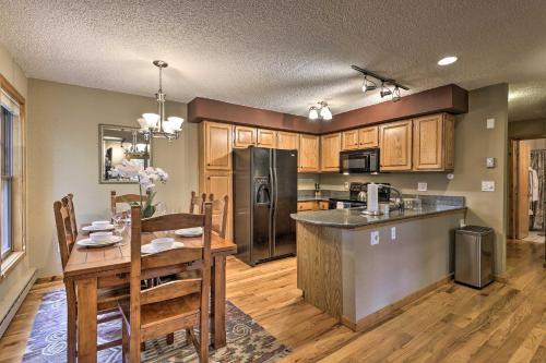 Apartamento Cozy Creekside Condo, Steps From Wp Shuttle!