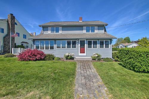 Niantic Getaway With Water Views - Walk To Beach