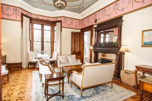 Bed & Breakfast Spicer Mansion