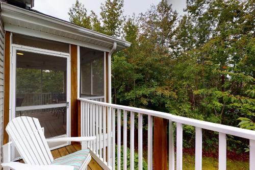 Sea Colony Pinewood III