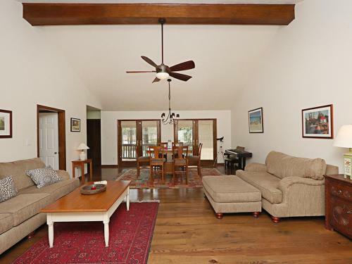 Cat Hill - 436 Tamarack