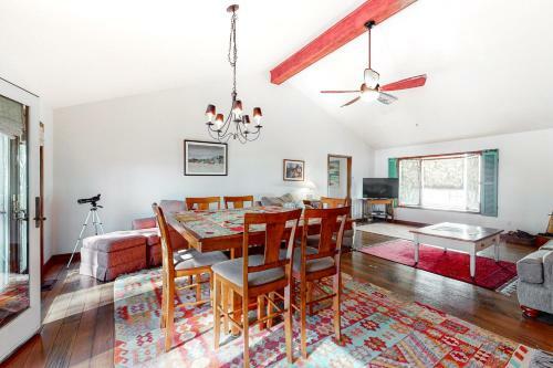 Cat Hill - 436 Tamarack