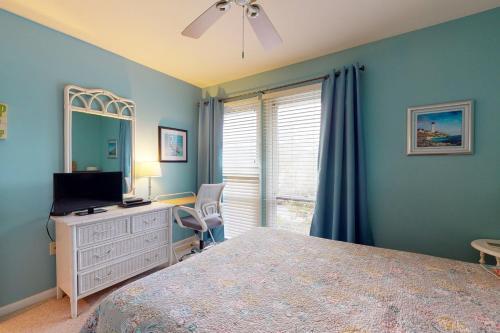 Sea Colony Racquet II