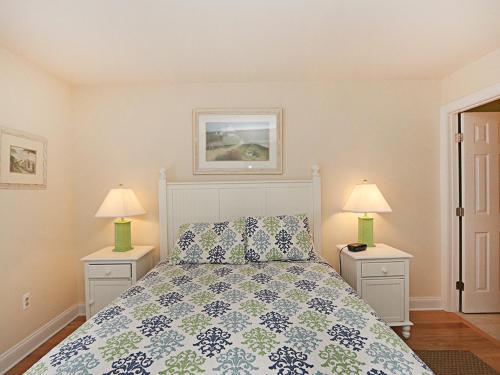 Sea Colony Racquet II