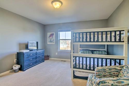 Charming Townhome With Patio, Less Than 5 Mi To Beach!