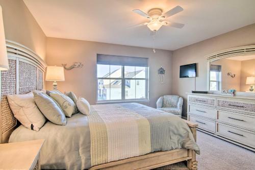 Charming Townhome With Patio, Less Than 5 Mi To Beach!
