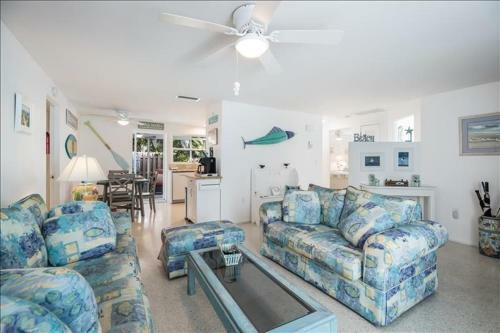 Villa Beach N Bay Home