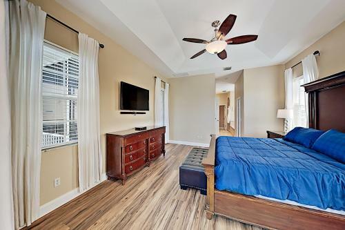 Immaculate Canal Home With Pool, Dock & Game Lounge Home