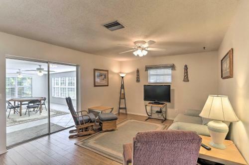 Bokeelia Home With Large Yard - Walk To Canals!