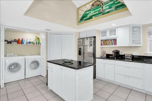 Homes-9871 Ne Gasparilla Pass Home