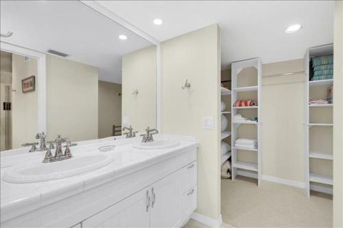 Homes-9871 Ne Gasparilla Pass Home