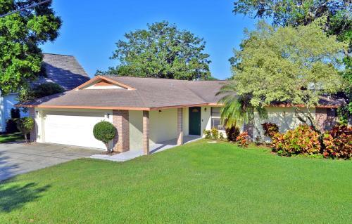 Bradenton Lakefront Home 1903