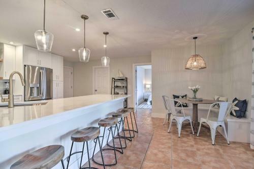Canalfront Caribbean Retreat With Pool And Boat Dock