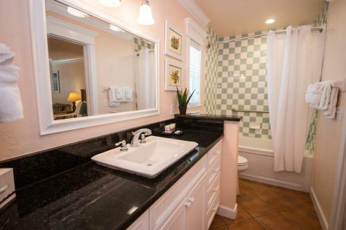 Hotel Tropic Isle At Anna Maria Island Inn