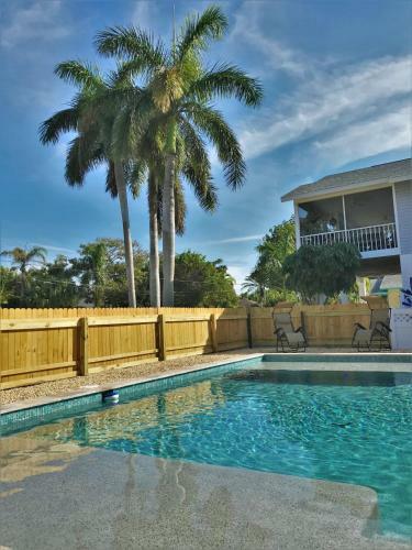 Beach Bungalow 2204 Unit A