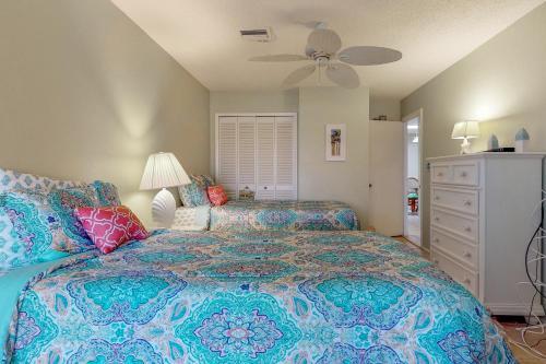 Pelican Cove 6