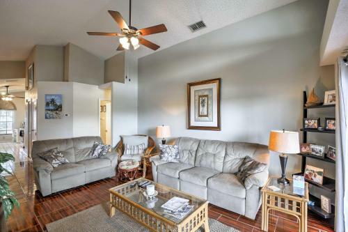Lakefront Brandon Home With Patio And Screened Lanai!