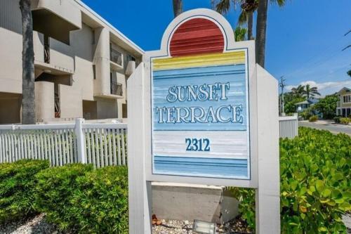 Apartamento Sunset Terrace 103 Condo
