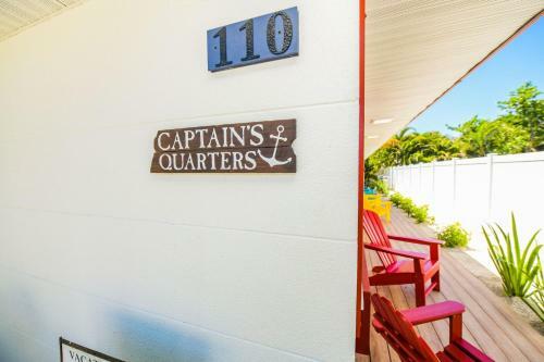 Villa Captain's Quarters By Ami Locals