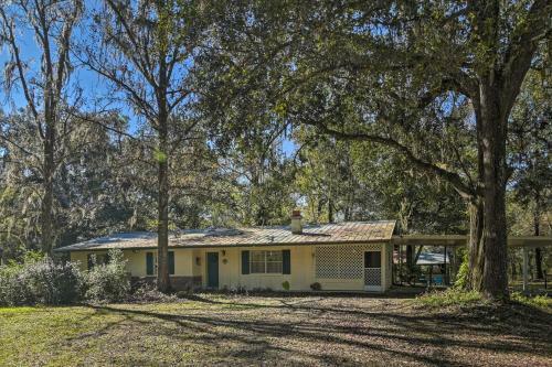Pet-friendly Brooksville Cottage With Fire Pit!