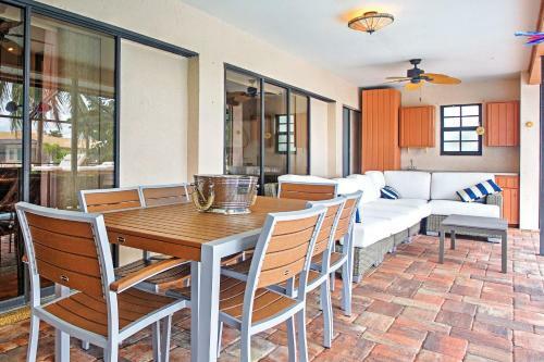 Newly Renovated Tropical Getaway In Cape Coral!