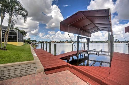 Lakefront Gulf Breeze Villa With Dock And Private Pool