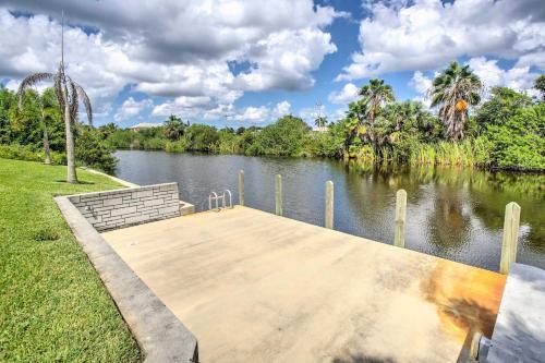 Elegant Waterfront Home On Cape Coral With Lanai!