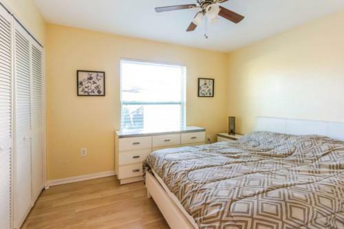 Gulf Access #d 2-bedroom W/ Heated Pool