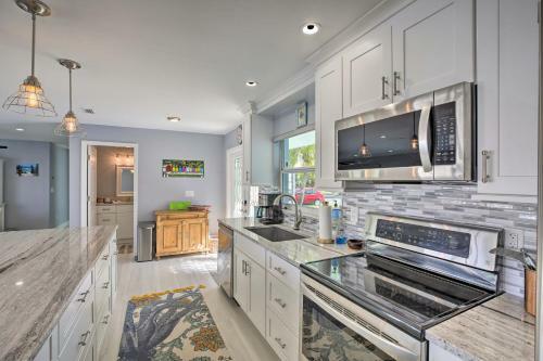 Canalfront Cape Coral Home With Dock And Bbq!