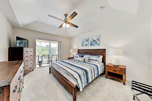 Corner-lot Paradise - Heated Pool, Spa & Fire Pit Home