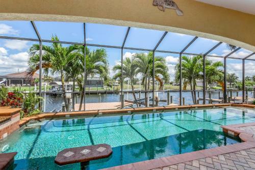 4 Bed 4 Bath Apartment In Cape Coral