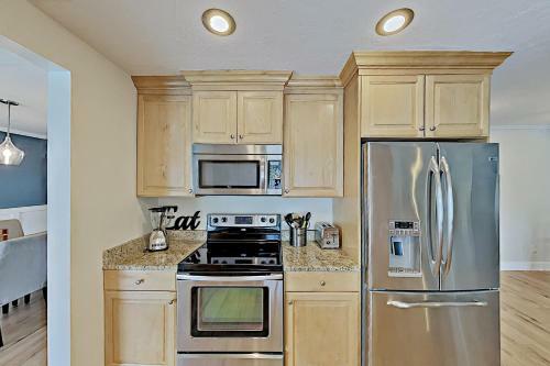 Canal-front Getaway With Heated Pool & Dock Home